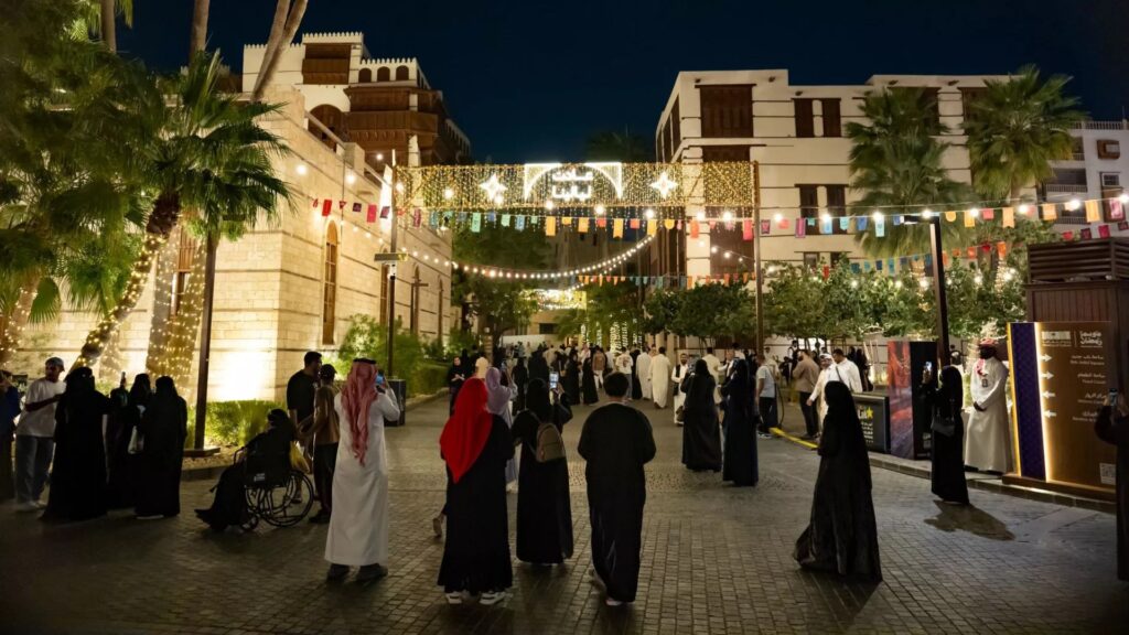 Ramadán al estilo saudí: cuando la comunidad se reúne, las noches despiertan y la cultura cobra vida