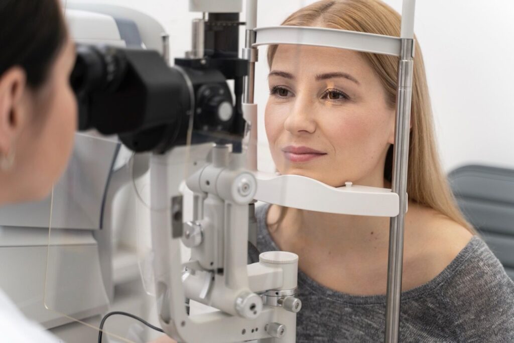 “Los ojos son una auténtica ventana a la salud de distintos órganos del cuerpo. A través de la exploración ocular podemos detectar signos de ciertas enfermedades”, doctora Evangelina Grillo, especialista en Oftalmología del Hospital Quirónsalud Vitoria