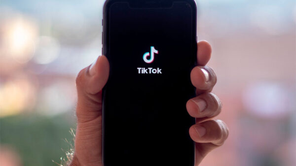 La Comisión Europea exige a TikTok cambiar su diseño adictivo y  avisa de sanciones