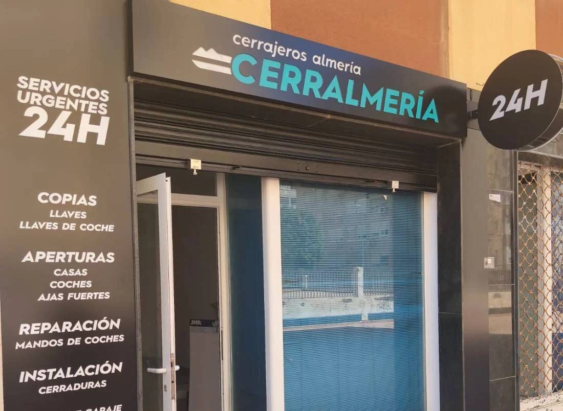 Cerralmería refuerza su servicio de cerrajeros 24 horas en Almería