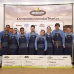 Grupo Abrasador premia a los maestros de la sala en el V Concurso Nacional de Metres y Camareros