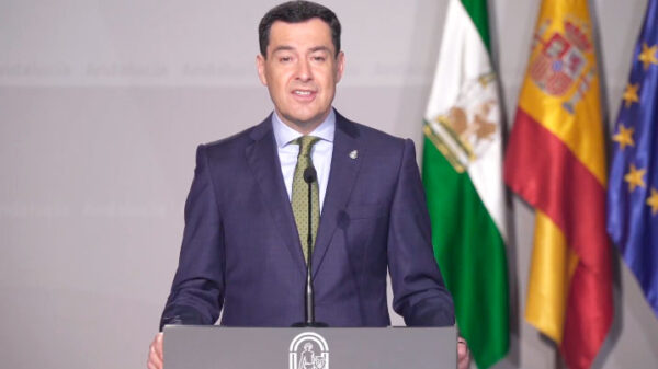 Juanma se adelanta, deja en evidencia a Sánchez, y provoca crisis de Gobierno