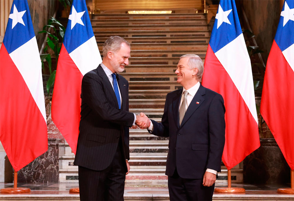 El Rey con Kast en Chile, Mañueco se impone al barro del PSOE y Vox, KO de Teresa Ribera, y armas en La Moncloa El Rey con Kast en Chile, Mañueco se impone al barro del PSOE y Vox, KO de Teresa Ribera, y armas en La Moncloa