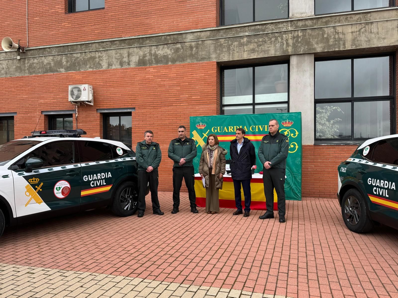 La Guardia Civil de Salamanca cardioprotege diez vehículos patrulla para atender a los pequeños municipios de la provincia