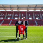 OK Mobility y el RCD Mallorca celebran la finalización de una década de patrocinio conjunto OK Mobility y el RCD Mallorca celebran la finalización de una década de patrocinio conjunto