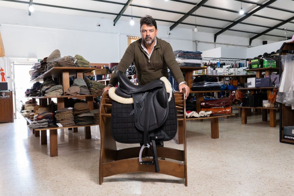 Nace Hippikos, la marca de montura de las nuevas generaciones de jinetes