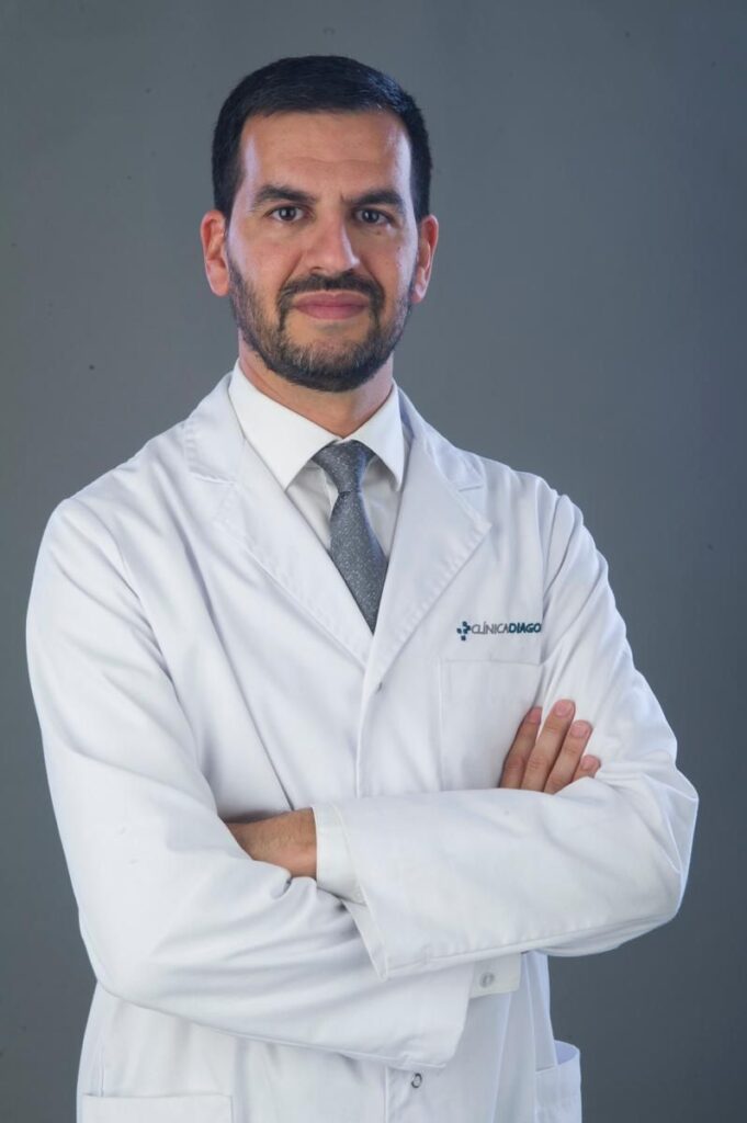 El Dr. Oriol Vernetta explica por qué cada vez más mujeres buscan aumentos de pecho discretos y cuándo tiene sentido la técnica Preservé
