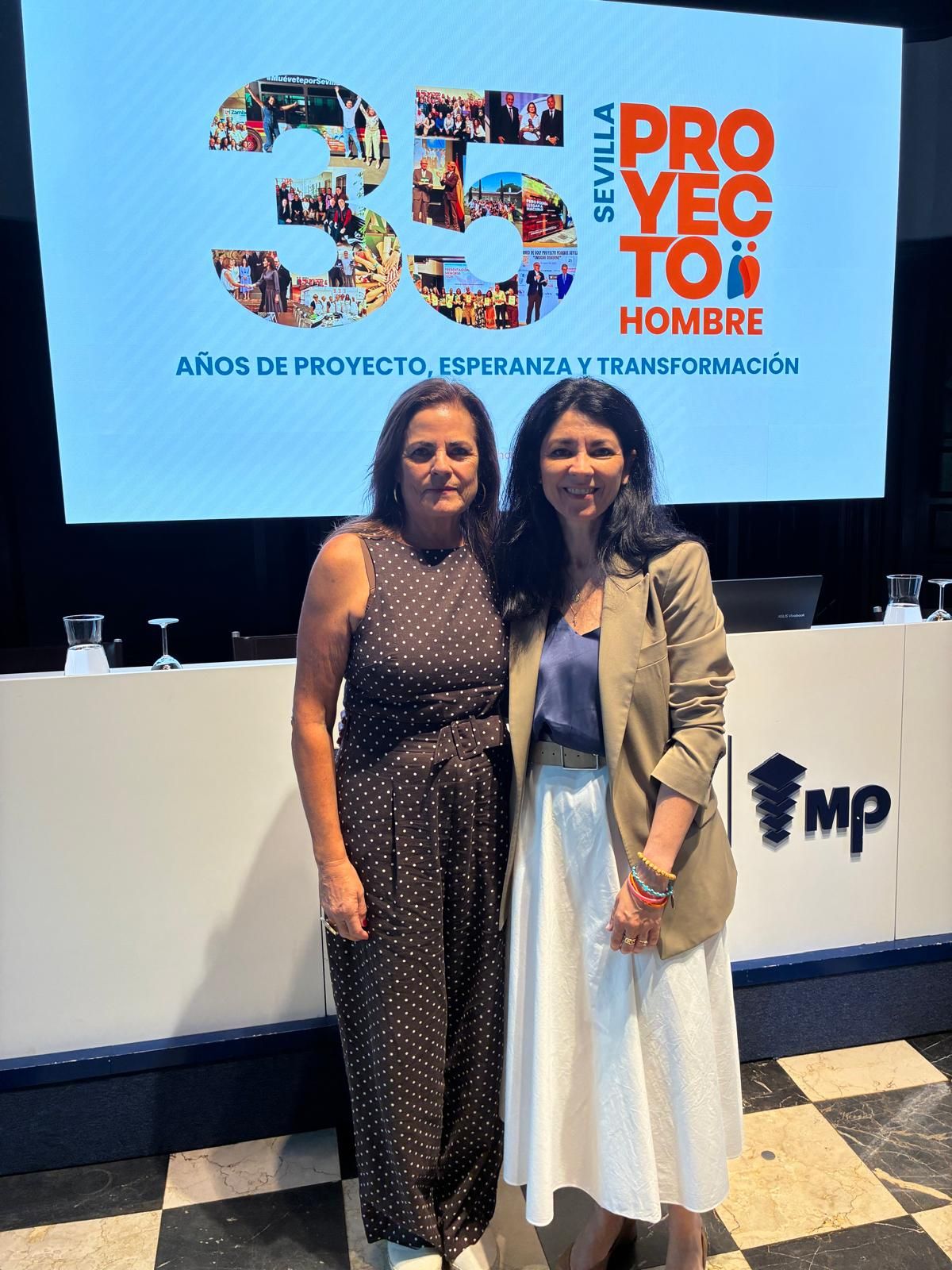 Formación Universitaria refuerza su compromiso con Proyecto Hombre Sevilla respaldando iniciativas clave como la presentación de la Memoria 2025