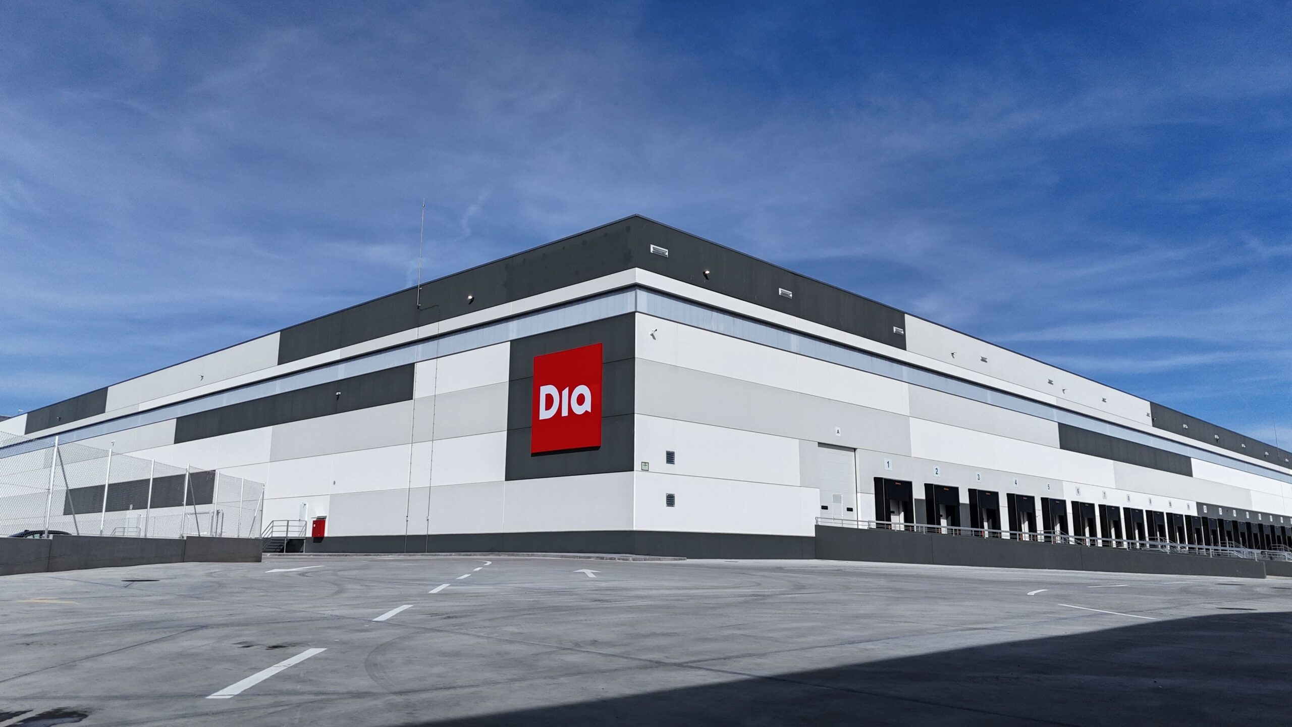 Dia consolida su presencia en Castilla y León con la inauguración de un nuevo centro logístico en León