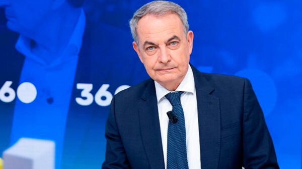 Zapatero y Sánchez caen con estrépito en mentiras y escándalos Zapatero y Sánchez caen con estrépito en mentiras y escándalos