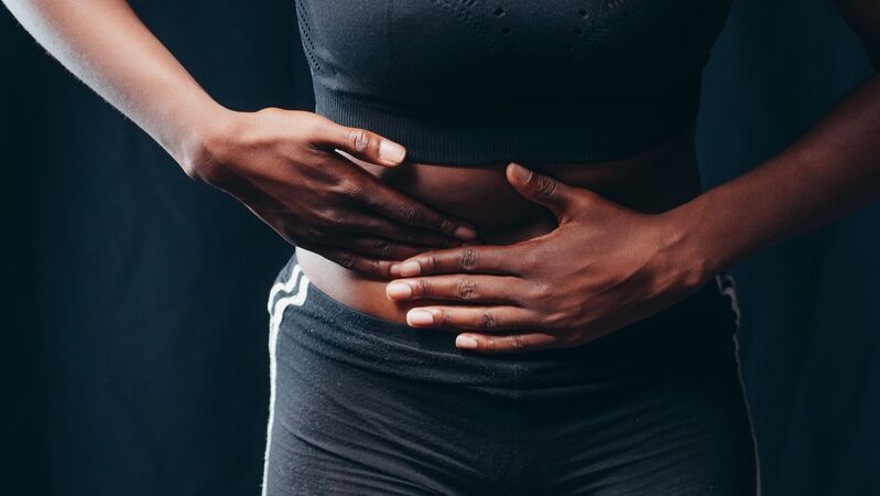 Dolor abdominal que va a más: cuándo puede ser apendicitis