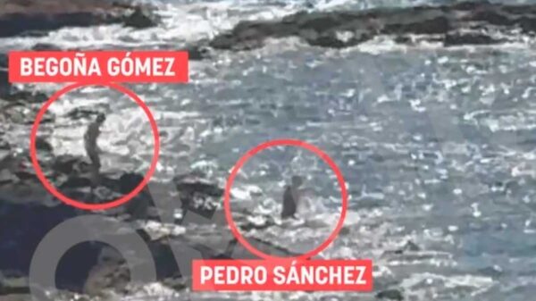 Sánchez y Begoña en bañador con Ceuta al borde del estallido Sánchez y Begoña en bañador con Ceuta al borde del estallido