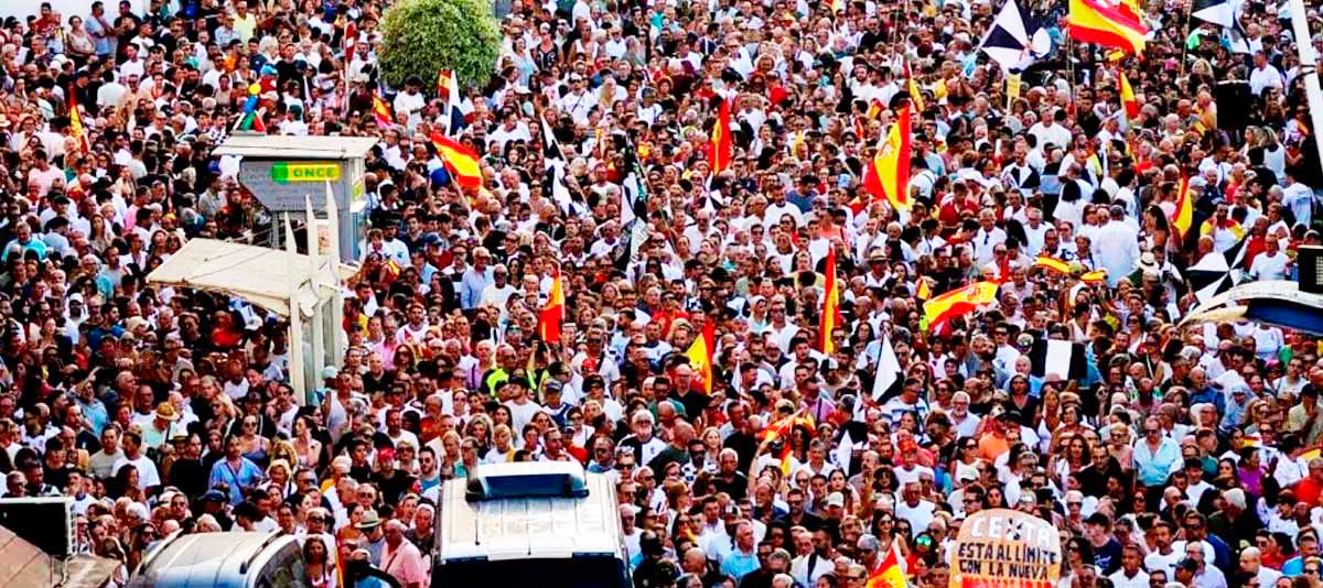 Un pacto para abrir el cambio, la prioridad nacional en España