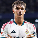 Mourinho defiende a Vinicius y elogia a Bellingham y Espí Mourinho defiende a Vinicius y elogia a Bellingham y Espí