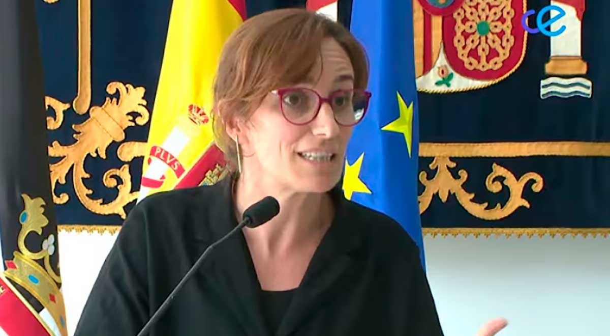 La visita sectaria de Mónica García indigna a los médicos de Ceuta