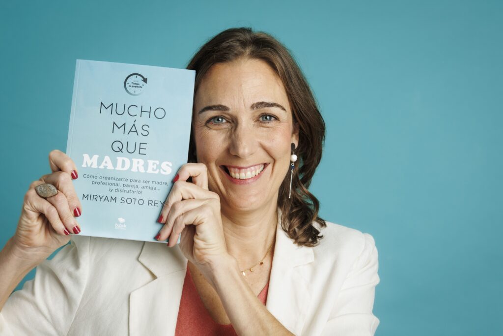 Miryam Soto plantea una visión de la productividad: “La verdadera organización no empieza en la agenda, empieza por dentro”