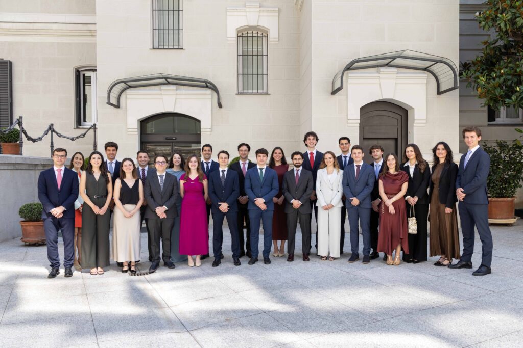 La Fundación Rafael del Pino impulsa la formación internacional de 24 jóvenes españoles