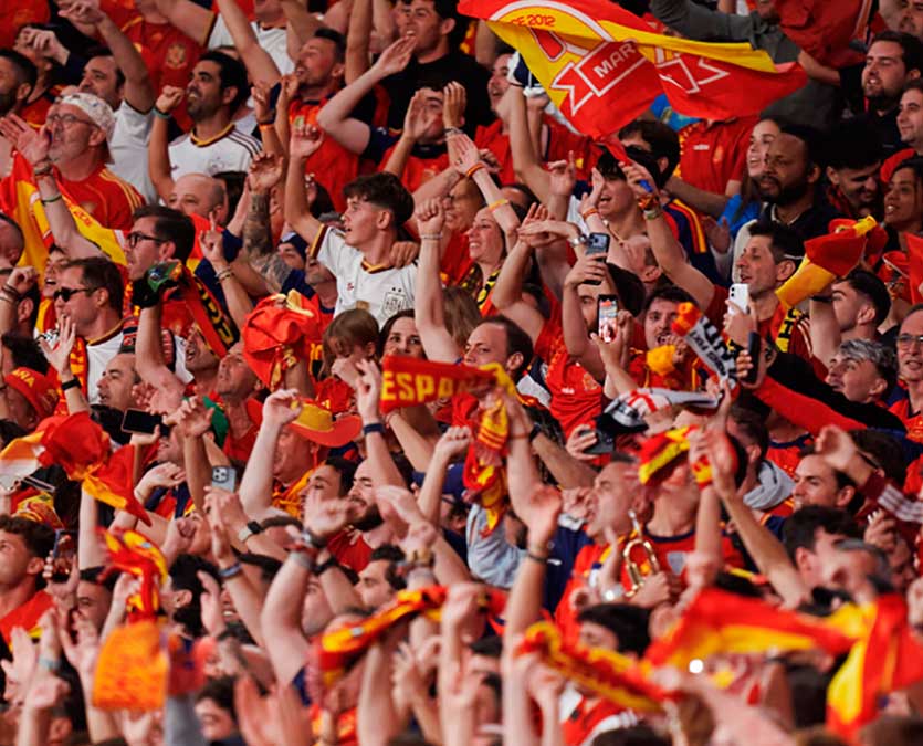 Oyarzabal culminó la remontada de España con Lamine y Baena