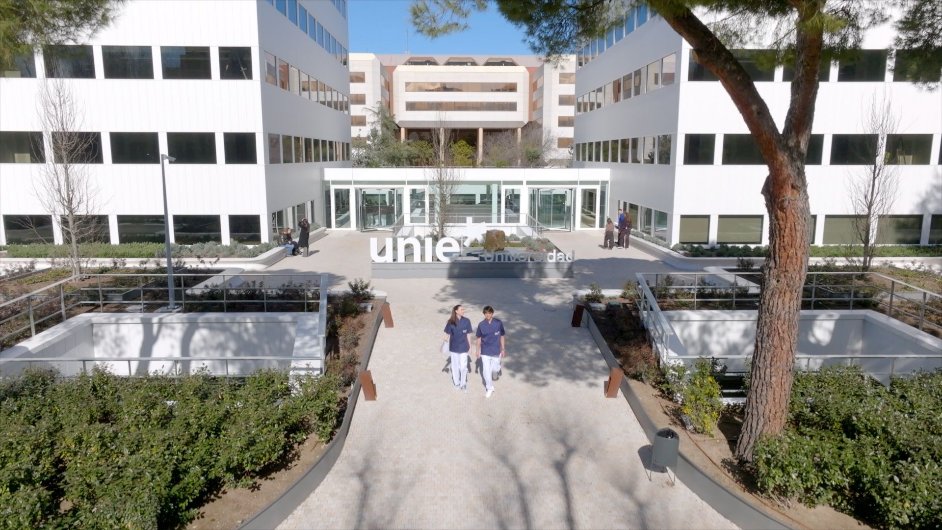 El Dr. Arturo Vela se incorpora a UNIE Universidad para reforzar la oferta de posgrado especializada en el ámbito de la Odontología