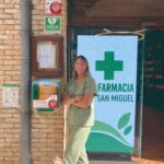 Una farmacia de Estella instala un desfibrilador para vecinos y peregrinos del Camino de Santiago