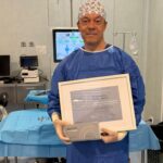 El doctor Fernando Llovet implanta en Valencia la primera lente RayOne Galaxy Hydrophobic del mundo