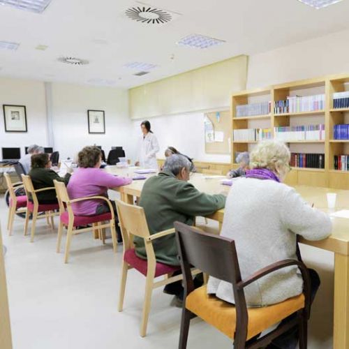 Familias evalúan criterios para elegir una residencia de ancianos en Sevilla ante la evolución del modelo residencial Familias evalúan criterios para elegir una residencia de ancianos en Sevilla ante la evolución del modelo residencial