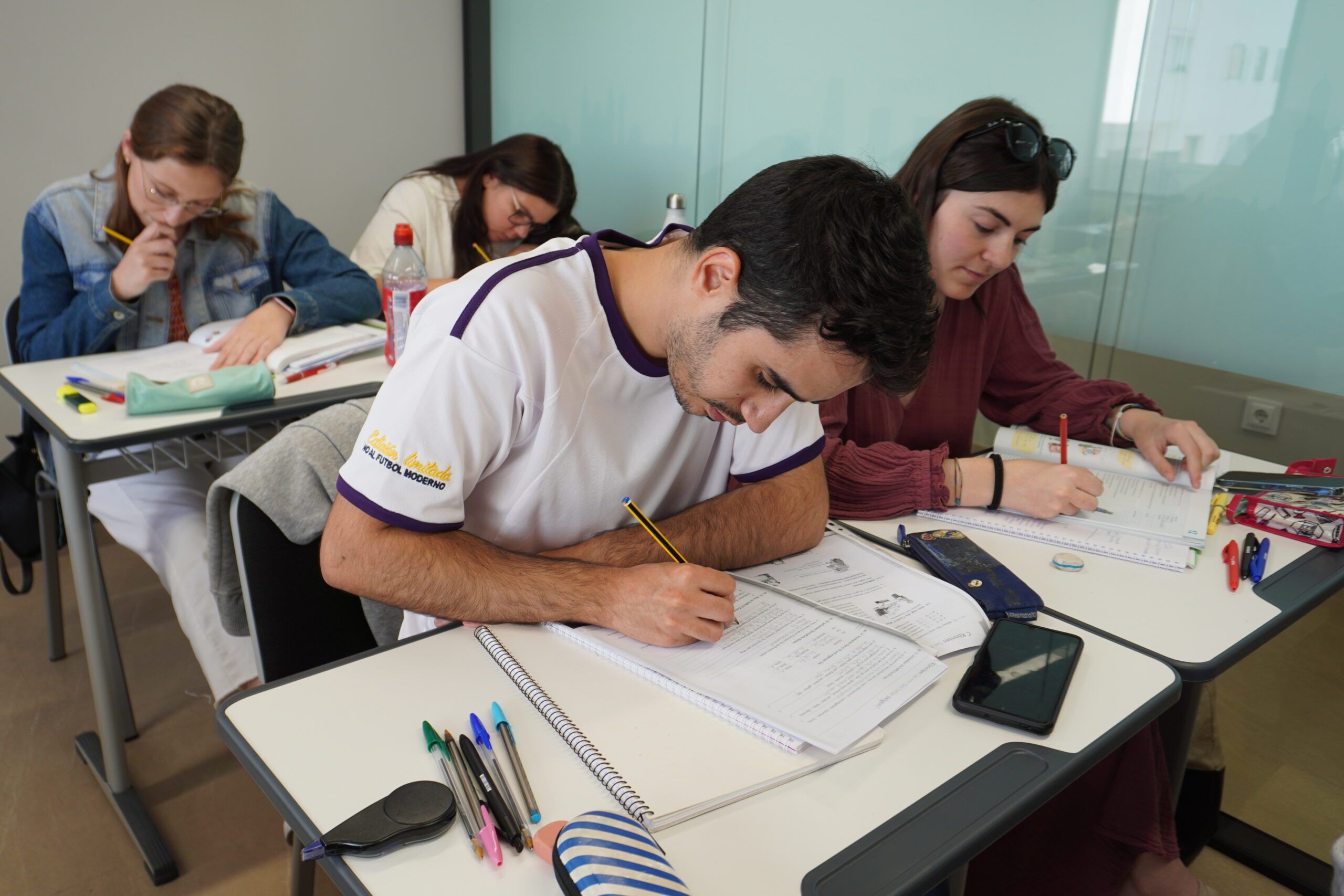 Carlos V Education refuerza la preparación de exámenes oficiales de inglés en Sevilla