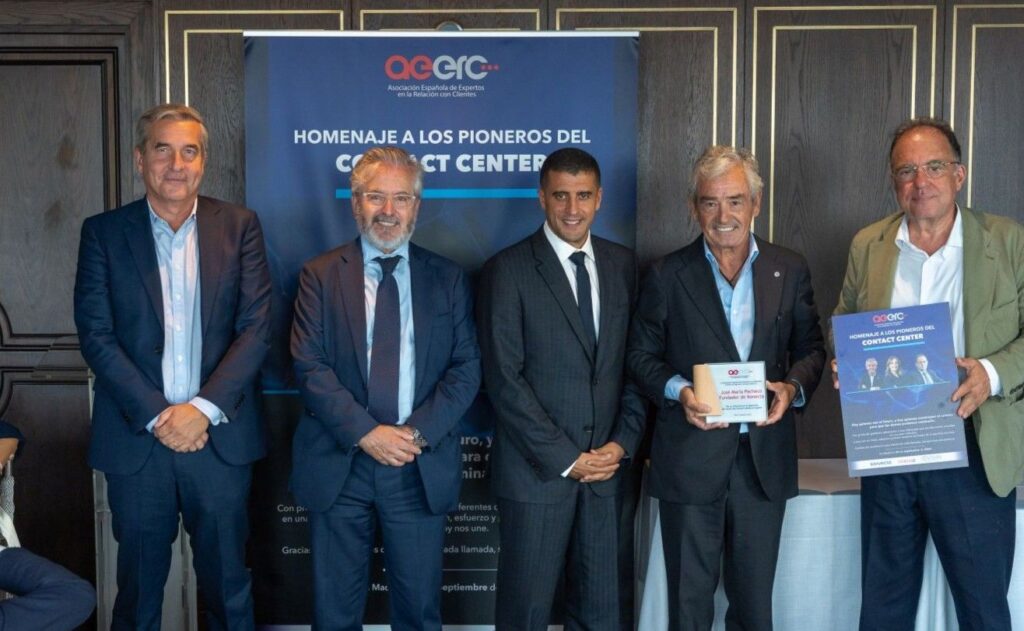 José María Pacheco, fundador de Konecta, reconocido por la AEERC por su trayectoria y contribución al desarrollo del sector de CX