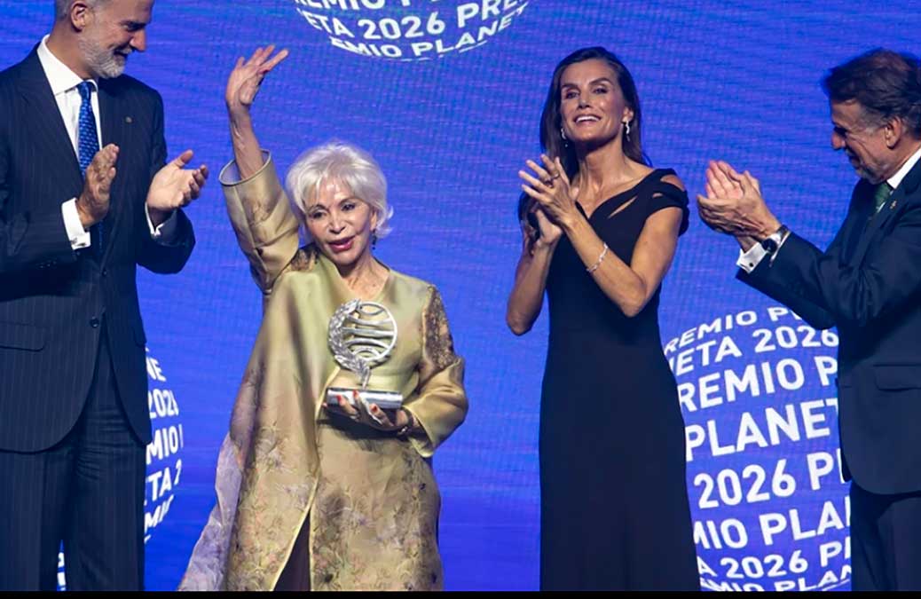 Isabel Allende, sismo en gala de los Planeta con el Rey y la Reina Isabel Allende, sismo en gala de los Planeta con el Rey y la Reina